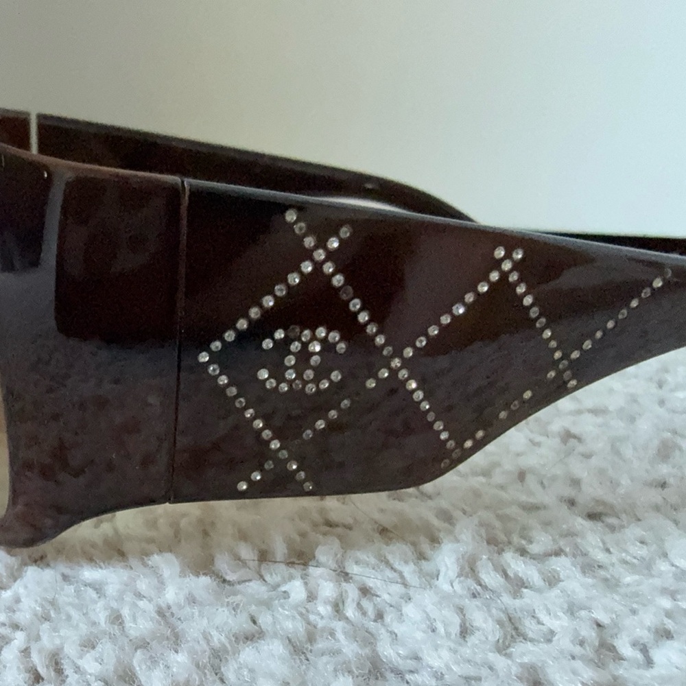 CHANEL Dark Brown Sunglasses (Y2K style) - Picture 10 of 16